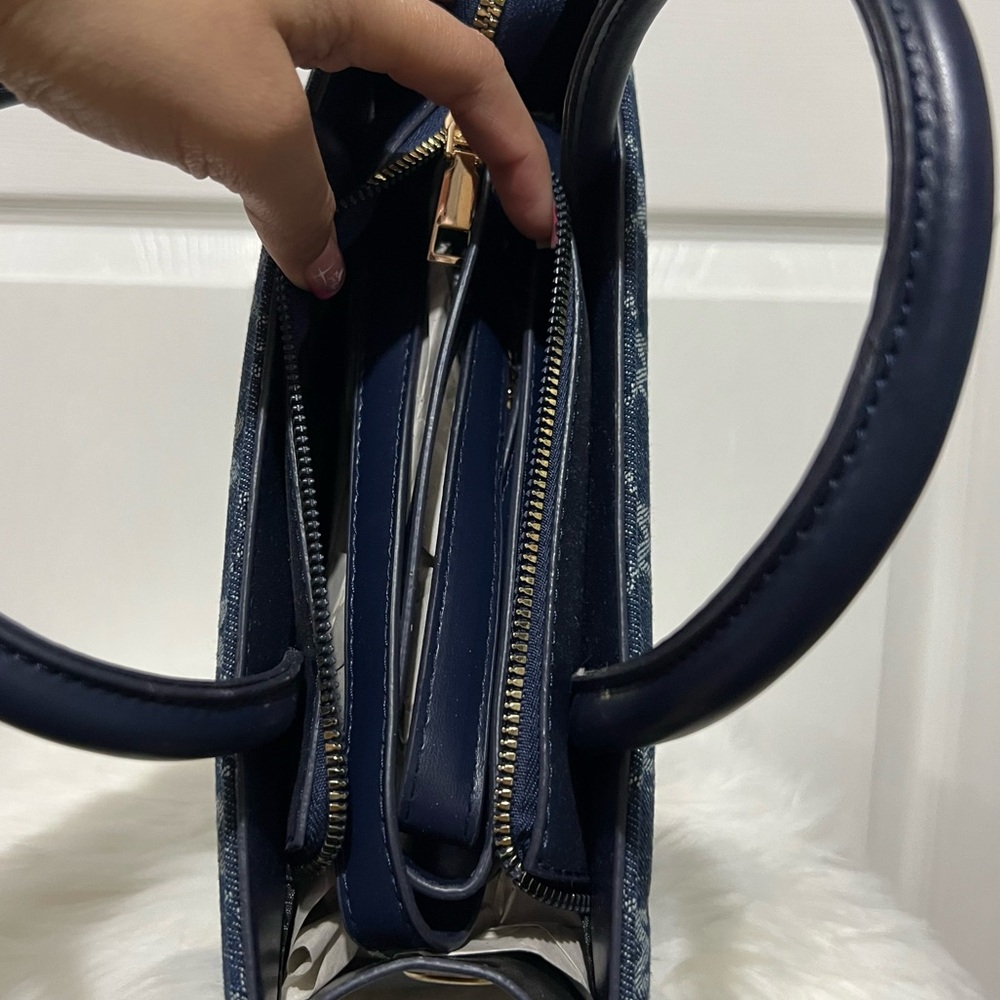 💗 *NEW* Women's Blue Handbag w/ Bunny Design‎ - Picture 5 of 8